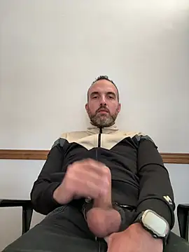 Snapshot of leon3875 chatting on March 27, 2026, 3:35 pm leon3875 online show from March 27, 2026, 3:35 pm