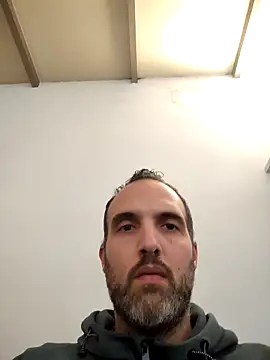 Snapshot of leon3875 chatting on October 29, 2025, 3:33 pm leon3875 online show from October 29, 2025, 3:33 pm