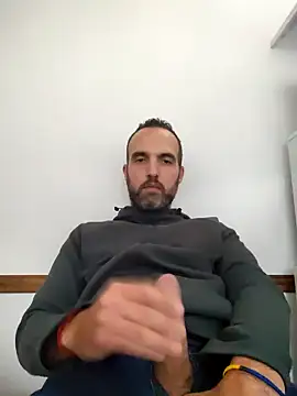 Snapshot of leon3875 chatting on March 7, 2025, 3:28 pm leon3875 online show from March 7, 2025, 3:28 pm