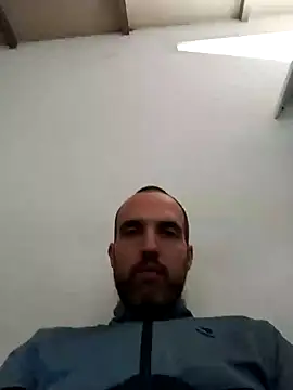 Snapshot of leon3875 chatting on December 18, 2024, 3:33 pm leon3875 online show from December 18, 2024, 3:33 pm