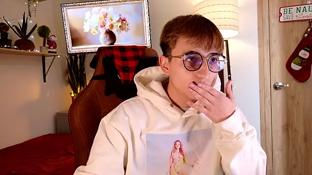 Snapshot of Mr_evan1 chatting on November 24, 2025, 3:56 pm Mr evan1 online show from November 24, 2025, 3:56 pm