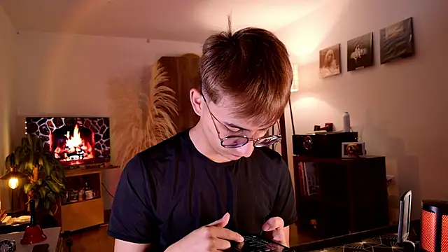 Snapshot of Mr_evan1 chatting on November 2, 2025, 2:33 pm Mr evan1 online show from November 2, 2025, 2:33 pm