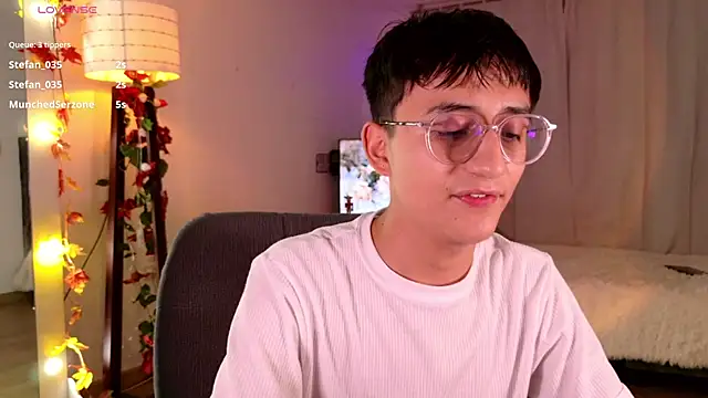 Snapshot of Mr_evan1 chatting on February 18, 2025, 1:44 pm Mr evan1 online show from February 18, 2025, 1:44 pm