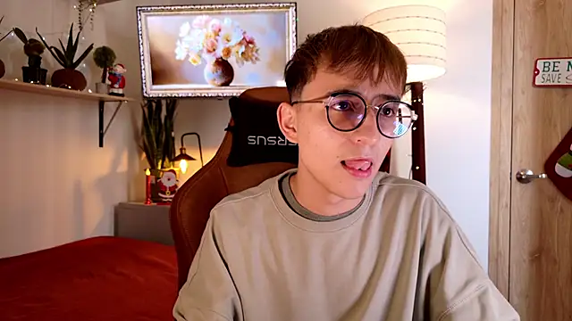 Snapshot of Mr_evan1 chatting on November 30, 2025, 4:30 pm Mr evan1 online show from November 30, 2025, 4:30 pm