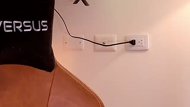 Snapshot of Mr_evan1 chatting on December 1, 2025, 3:57 pm Mr evan1 online show from December 1, 2025, 3:57 pm