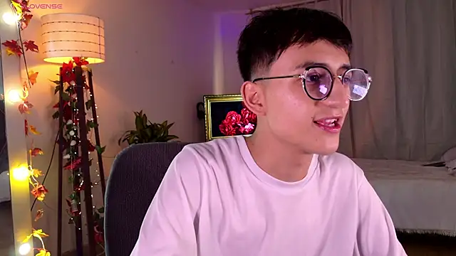 Snapshot of Mr_evan1 chatting on March 2, 2025, 2:15 pm Mr evan1 online show from March 2, 2025, 2:15 pm