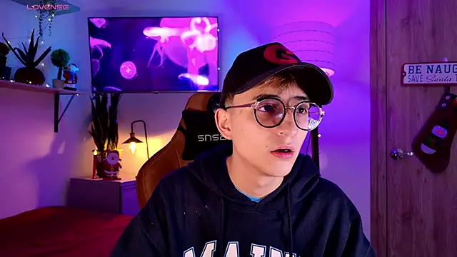 Snapshot of Mr_evan1 chatting on November 28, 2025, 6:30 pm Mr evan1 online show from November 28, 2025, 6:30 pm