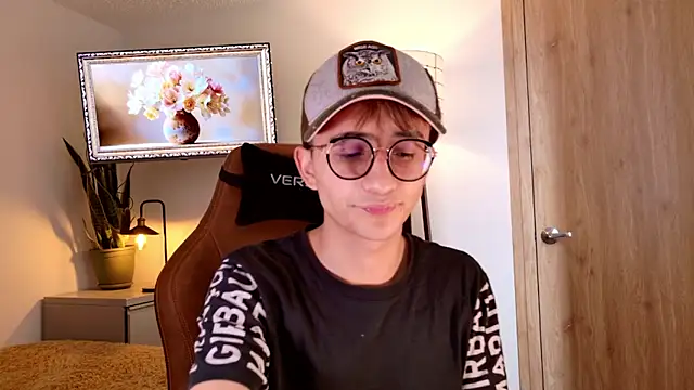 Snapshot of Mr_evan1 chatting on November 14, 2025, 6:00 pm Mr evan1 online show from November 14, 2025, 6:00 pm