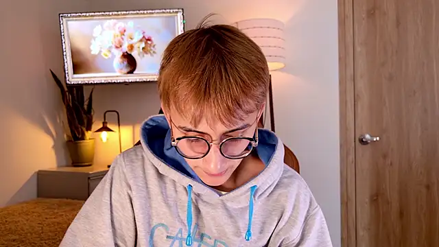 Snapshot of Mr_evan1 chatting on November 19, 2025, 4:29 pm Mr evan1 online show from November 19, 2025, 4:29 pm