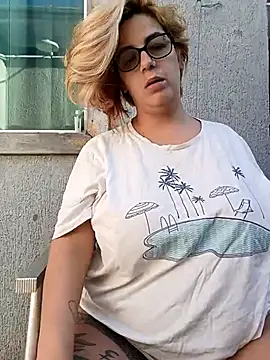 Snapshot of Escarlate4you_ chatting on November 29, 2025, 10:15 am Escarlate4you online show from November 29, 2025, 10:15 am