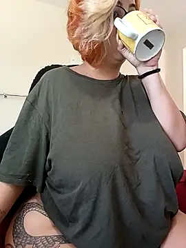 Snapshot of Escarlate4you_ chatting on December 14, 2025, 10:10 am Escarlate4you online show from December 14, 2025, 10:10 am