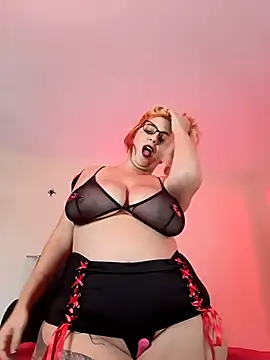 Snapshot of Escarlate4you_ chatting on October 31, 2025, 10:56 am Escarlate4you online show from October 31, 2025, 10:56 am