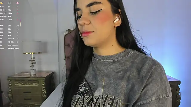 Mara Betancurt online show from December 19, 2025, 4:05 am