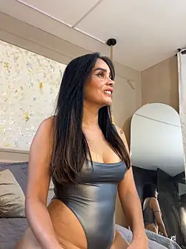 Snapshot of Alishak chatting on October 19, 2025, 8:11 pm Alishak online show from October 19, 2025, 8:11 pm