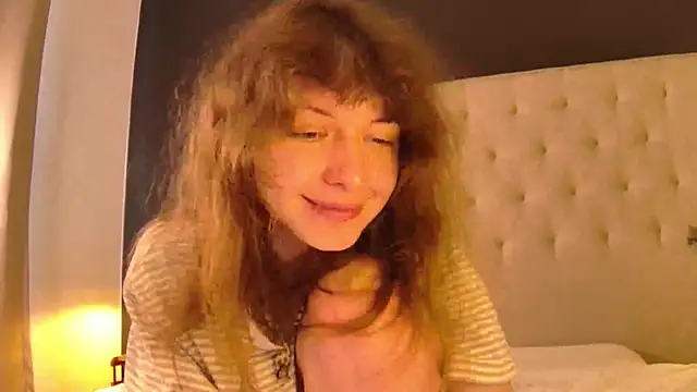 Snapshot of sun_place chatting on June 29, 2026, 11:43 am sun place online show from June 29, 2026, 11:43 am