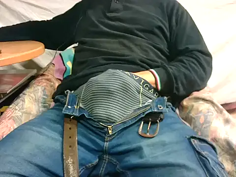 Giulio35 Pika online show from November 15, 2025, 6:17 am