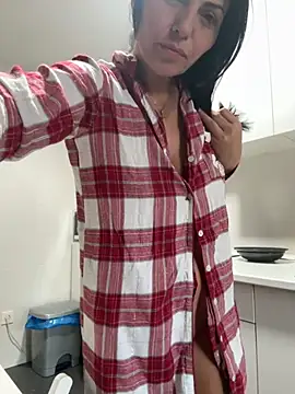 Snapshot of KimKelly13 chatting on October 14, 2025, 6:58 am KimKelly13 online show from October 14, 2025, 6:58 am