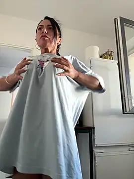 Snapshot of KimKelly13 chatting on June 9, 2026, 5:19 am KimKelly13 online show from June 9, 2026, 5:19 am