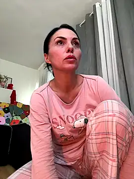 Snapshot of KimKelly13 chatting on November 9, 2025, 11:36 am KimKelly13 online show from November 9, 2025, 11:36 am