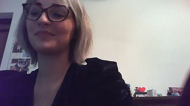 Snapshot of sexy_blondie92 chatting on January 3, 2025, 11:44 pm sexy blondie92 online show from January 3, 2025, 11:44 pm