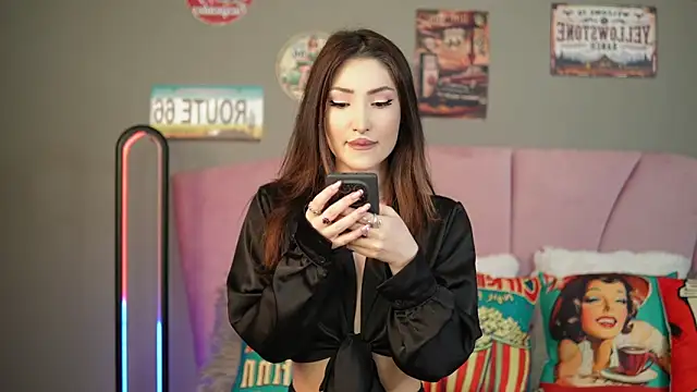 Snapshot of Mayleen_x chatting on May 14, 2026, 6:49 pm Mayleen x online show from May 14, 2026, 6:49 pm