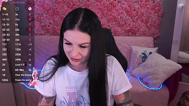 Snapshot of AmberDismond chatting on May 11, 2026, 5:42 am AmberDismond online show from May 11, 2026, 5:42 am