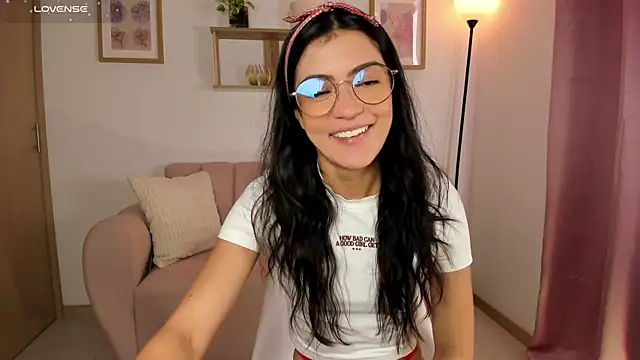 Lilabril online show from June 26, 2026, 2:56 pm