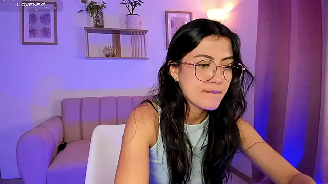 Lilabril online show from July 28, 2026, 6:20 pm