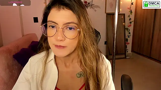 Snapshot of Lilabril chatting on December 1, 2025, 2:40 pm Lilabril online show from December 1, 2025, 2:40 pm