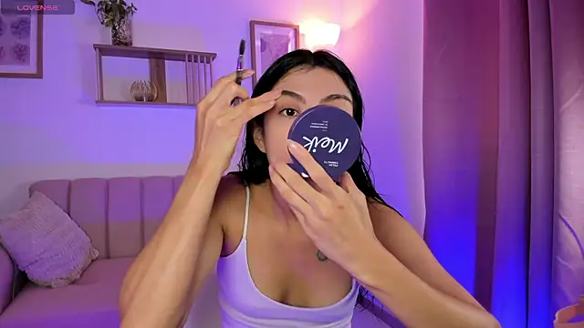 Lilabril online show from August 6, 2026, 2:56 pm