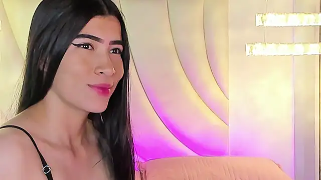 Snapshot of siara_and_zoe chatting on June 2, 2026, 10:32 pm siara and zoe online show from June 2, 2026, 10:32 pm