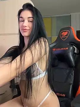 Snapshot of Julietta_a chatting on February 24, 2025, 5:09 pm Julietta a online show from February 24, 2025, 5:09 pm