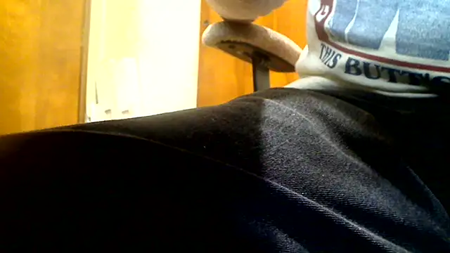 markluvskitty online show from October 10, 2025, 1:23 pm