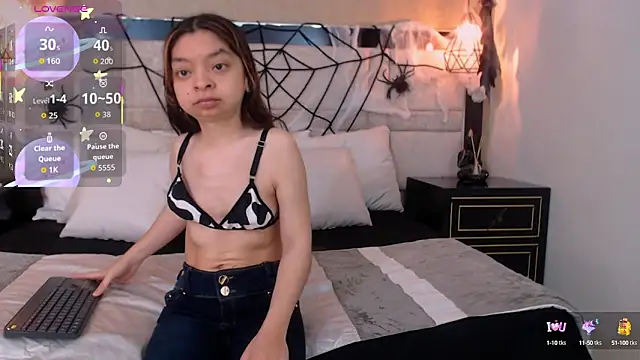 CharlotteMuller online show from October 10, 2025, 8:31 pm