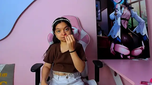 Snapshot of CharlotteMuller chatting on February 6, 2026, 8:16 pm CharlotteMuller online show from February 6, 2026, 8:16 pm