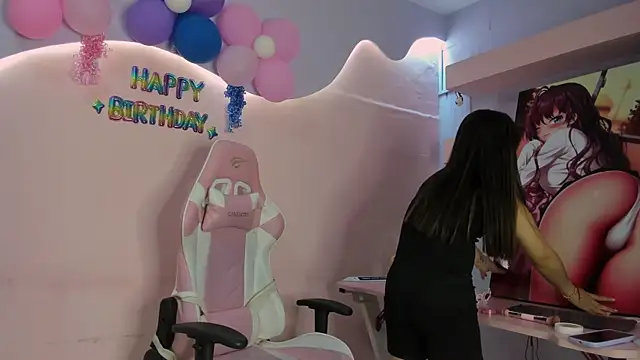 Snapshot of CharlotteMuller chatting on March 15, 2026, 8:27 pm CharlotteMuller online show from March 15, 2026, 8:27 pm