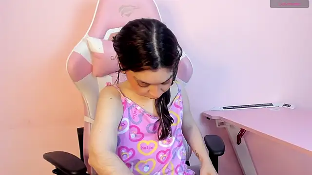 CharlotteMuller online show from October 28, 2025, 7:35 pm