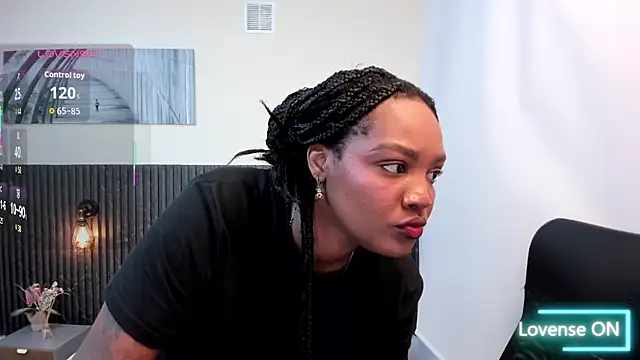 chanel brunette online show from January 18, 2026, 12:19 pm