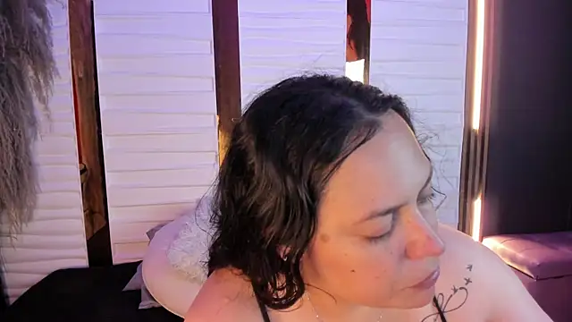 Snapshot of Biiancacox chatting on October 19, 2025, 2:36 am Biiancacox online show from October 19, 2025, 2:36 am