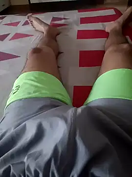 Snapshot of HeftyTheory7 chatting on November 8, 2025, 3:43 am HeftyTheory7 online show from November 8, 2025, 3:43 am