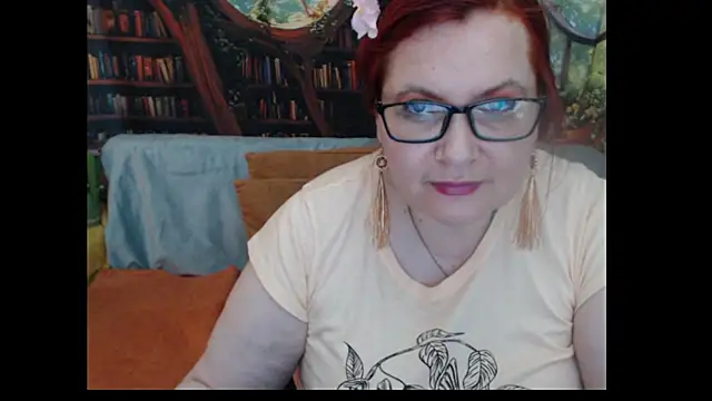 Snapshot of PlayfullMature chatting on June 18, 2026, 5:07 pm PlayfullMature online show from June 18, 2026, 5:07 pm
