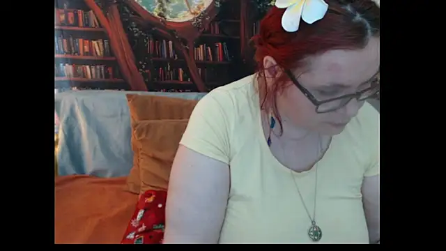 Snapshot of PlayfullMature chatting on June 17, 2026, 1:43 pm PlayfullMature online show from June 17, 2026, 1:43 pm