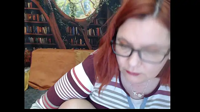 Snapshot of PlayfullMature chatting on July 13, 2026, 3:17 am PlayfullMature online show from July 13, 2026, 3:17 am