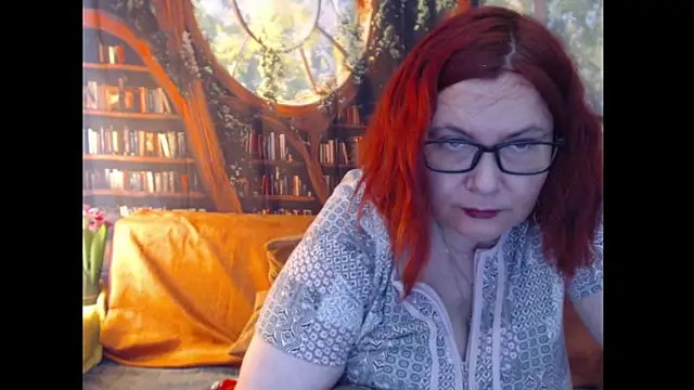 Snapshot of PlayfullMature chatting on July 21, 2026, 2:29 pm PlayfullMature online show from July 21, 2026, 2:29 pm