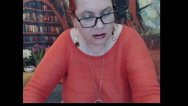 Snapshot of PlayfullMature chatting on July 29, 2026, 10:14 am PlayfullMature online show from July 29, 2026, 10:14 am