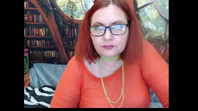 Snapshot of PlayfullMature chatting on June 3, 2026, 4:44 pm PlayfullMature online show from June 3, 2026, 4:44 pm