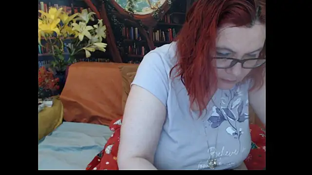 Snapshot of PlayfullMature chatting on July 4, 2026, 9:37 am PlayfullMature online show from July 4, 2026, 9:37 am