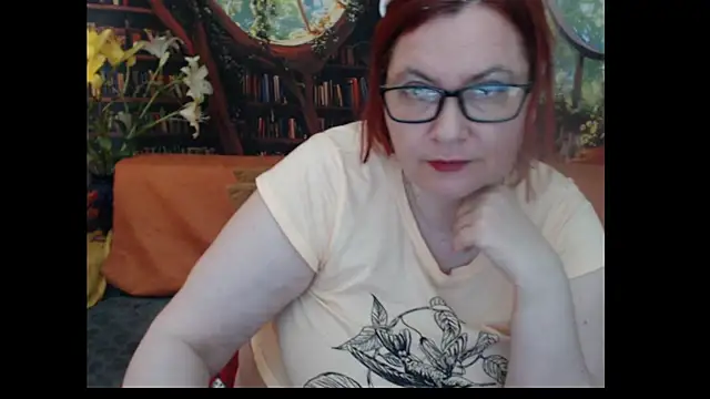 Snapshot of PlayfullMature chatting on July 7, 2026, 1:14 pm PlayfullMature online show from July 7, 2026, 1:14 pm