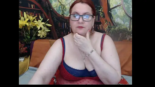 Snapshot of PlayfullMature chatting on July 2, 2026, 6:25 pm PlayfullMature online show from July 2, 2026, 6:25 pm