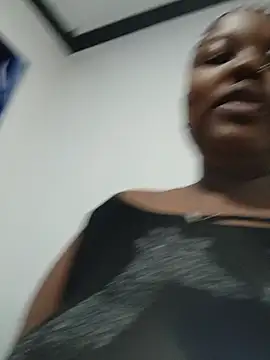 queennapal online show from June 11, 2026, 4:15 pm